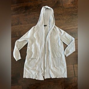 Women’s tunic length gray sweater